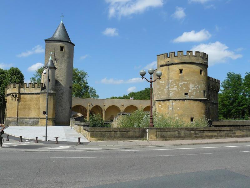 Appartement Spa Privatif Et Cinema Centre Ville Metz Kültér fotó