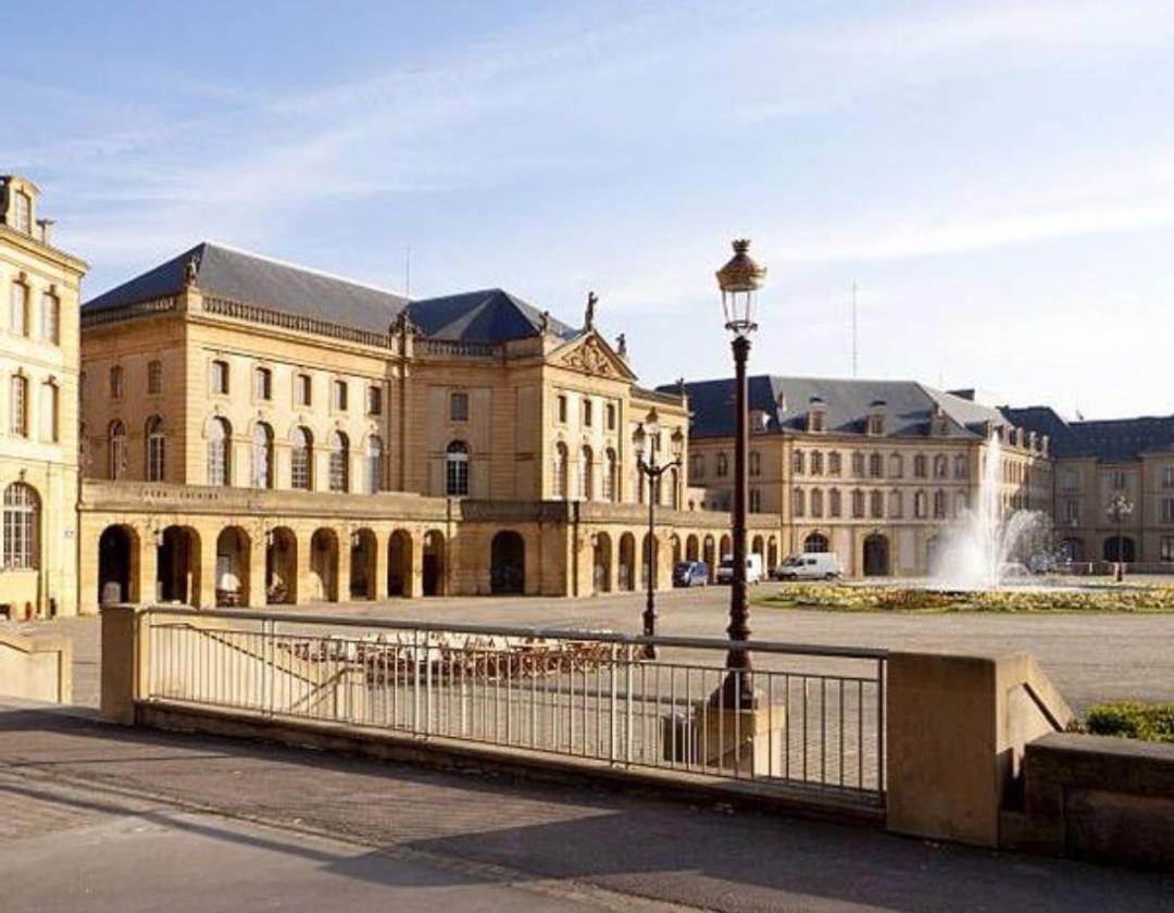 Appartement Spa Privatif Et Cinema Centre Ville Metz Kültér fotó